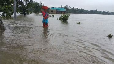 বন্যা পরিস্থিতির আরও অবনতি, আশ্রয়কেন্দ্রে ছুটছে মানুষ