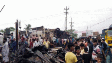 লক্ষ্মীপুরের মজুচৌধুরীরহাটে ভয়াবহ অগ্নিকাণ্ড