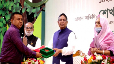 বঙ্গবন্ধু জাতীয় কৃষি পুরস্কার পেলেন কৃষি কর্মকর্তা মোমরেজ