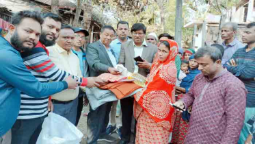 পটিয়ায় অগ্নিকাণ্ডে ক্ষতিগ্রস্তদের মাঝে নগদ অর্থ বিতরণ