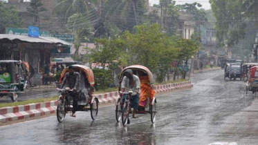 তীব্র তাপদাহের পর ঢাকায় স্বস্তির বৃষ্টি