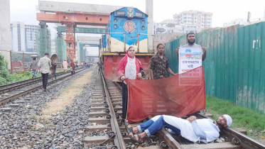 শ্রমিকদের অবরোধ, সারা দেশের সঙ্গে ঢাকার রেলযোগাযোগ বন্ধ