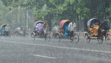 সকাল থেকে রাজধানীতে থেমে থেমে বৃষ্টি