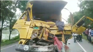 সিরাজগঞ্জে দুই ট্রাকের মুখোমুখি সংঘর্ষে নারী নিহত