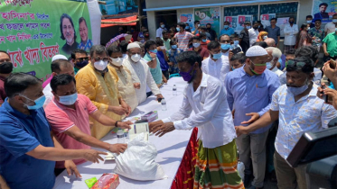 রেশনিং পদ্ধতিতে অসহায়-দুস্থদের মাঝে যুবলীগের খাদ্যসামগ্রী বিতরণ