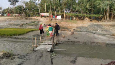 জনকল্যাণের নামে ব্যবসা, বিপাকে পথযাত্রী