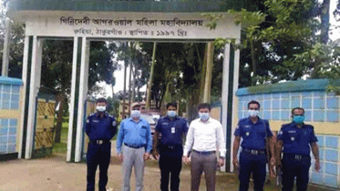 শিক্ষার্থীদের জোর করে পরীক্ষা নেওয়ায় অধ্যক্ষকে জরিমানা