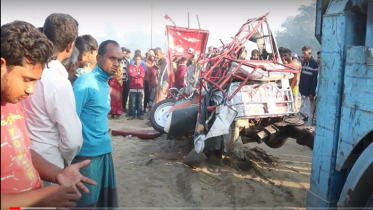 গোবিন্দগঞ্জে বাসচাপায় অটোরিকশার ৬ যাত্রী নিহত