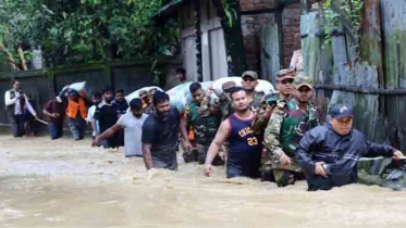 খাগড়াছড়িতে বন্যার্তদের পাশে সেনাবাহিনী