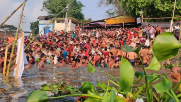 পাপ মোচন ও পূণ্য লাভের অষ্টমী স্নান শুরু 