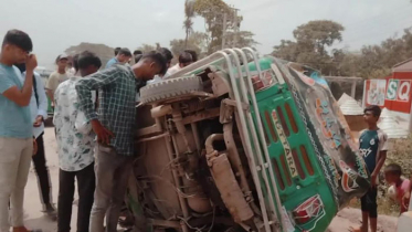 ব্রাহ্মণবাড়িয়ায় কাভার্ডভ্যানের চাপায় অটোরিক্সার ৪ যাত্রী নিহত