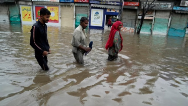 পাকিস্তানে ২ সপ্তাহের বৃষ্টিতে কমপক্ষে ৫৫ জনের প্রাণহানি