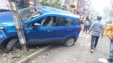 ড্রাইভিং শিখতে গিয়ে চাপা দিলেন পথচারীকে, নারী আটক