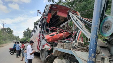 কক্সবাজার-চট্টগ্রাম মহাসড়কে বাস-ট্রাক সংঘর্ষ, নিহত ২