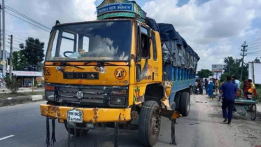 ত্রিশালে ৩ জনের মৃত্যুর ঘটনায় ট্রাকচালক গ্রেপ্তার