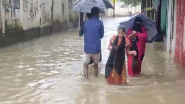 ডুবে আছে কক্সবাজার, তিনদিনে ধস ও ট্রলারডুবিতে ৮জনের মৃত্যু