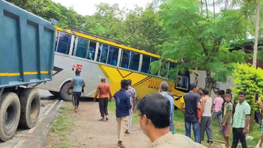 পাবনায় বাস-অটোরিকশা সংঘর্ষে বিশ্ববিদ্যালয় শিক্ষার্থীসহ ২জন নিহত