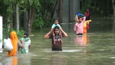 চরম দুর্ভোগে পানিবন্দি মানুষ (ভিডিও)