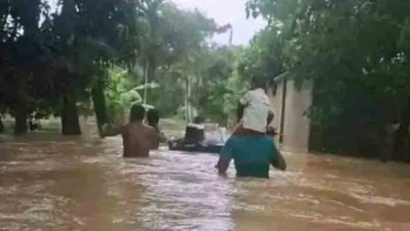 বিদ্যুৎ বিচ্ছিন্ন ফেনী, বানভাসি মানুষের দুর্ভোগ চরমে