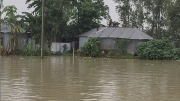 পানি কমতে শুরু করলেও কমেনি দুর্ভোগ