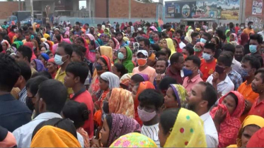 গাজীপুরে বকেয়া বেতনের দাবিতে বিক্ষোভ ও সড়ক অবরোধ