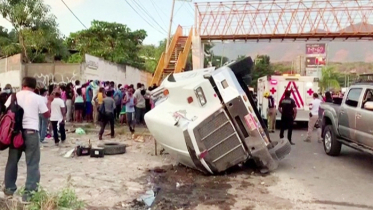 মেক্সিকোতে ভয়াবহ সড়ক দুর্ঘটনায় নিহত ৫৩