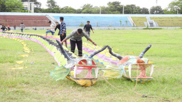 মাগুরার আকাশে ৩৪৩ ফিট লম্বা ড্রাগন ঘুড়ি (ভিডিও)