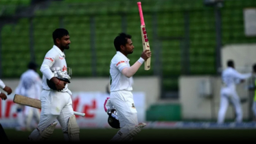 রেকর্ড জুটি ভেঙে তিনশ’ অতিক্রম বাংলাদেশের