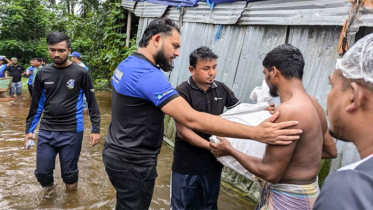 বন্যার্তদের মাঝে ত্রাণ বিতরণ করলো ইয়ামাহা রাইডারস ক্লাব