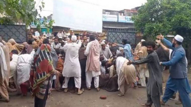 পাকিস্তানে পদদলিত হয়ে নারী-শিশুসহ নিহত ১২