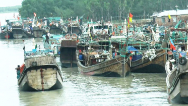 সাগর উত্তাল, খালি হাতে ফিরছেন জেলেরা