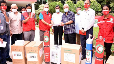 রেড ক্রিসেন্টকে অক্সিজেন সিলিন্ডার ও কনসেন্ট্রেটর হস্তান্তর