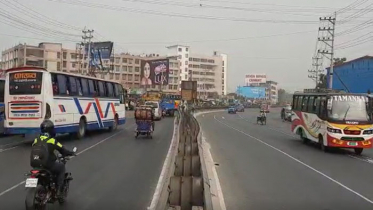 ঘরমুখো মানুষের চাপ থাকলেও মহাসড়কে নেই যানজট