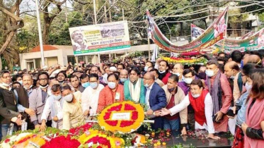 বঙ্গবন্ধু’র প্রতিকৃতিতে স্বেচ্ছাসেবক লীগের শ্রদ্ধা