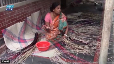 প্রতিকূলতায়ও টিকে আছে সিরাজগঞ্জের শীতল পাটি (ভিডিও)