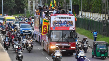 শ্রীলঙ্কার রাস্তায় শানাকা-হাসারাঙ্গাদের শিরোপা উৎসব