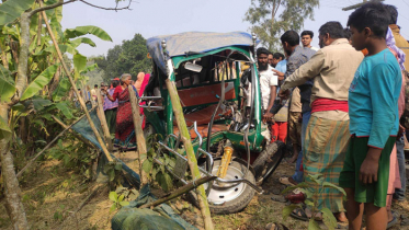 টাঙ্গাইলে ট্রেনের ধাক্কায় অটোরিকশার ৩ যাত্রী নিহত