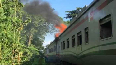 আশুগঞ্জে কালনী এক্সপ্রেস ট্রেনের আগুন নিয়ন্ত্রণে