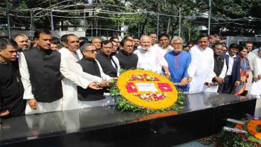 বঙ্গবন্ধুর প্রতিকৃতিতে আওয়ামী লীগের ত্রাণ ও সমাজকল্যাণ উপ কমিটির শ্রদ্ধা