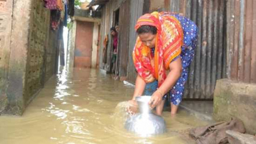 পানিবাহিত রোগে ভুগছেন বন্যার্তরা (ভিডিও)