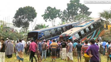 নাটোরে দুই বাসের সংঘর্ষে একজন নিহত