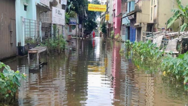 নামছে বন্যার পানি, বাড়ছে ডায়রিয়া