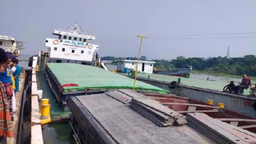 গাবখান চ্যানেলে দুর্ঘটনার কবলে মসুরডাল বোঝাই জাহাজ